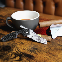 Les Fines Lames Le Petit - The Cigar Pocket Knife - Wave Blade Carbon Fibre